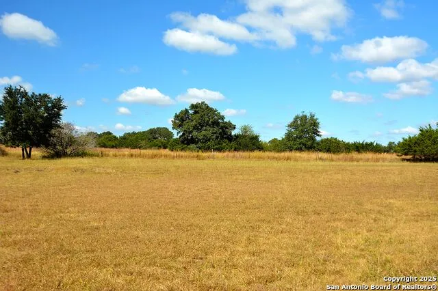 936 Saddle Club Dr Kerrville, TX 78028